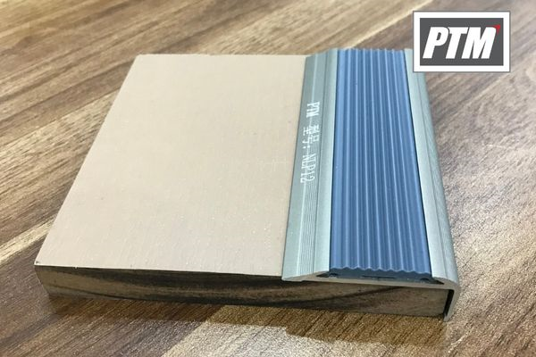 Nẹp nhôm chống trượt cầu thang màu sâm banh
